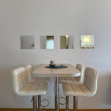 Apartment Sara Novalja Buitenkant foto