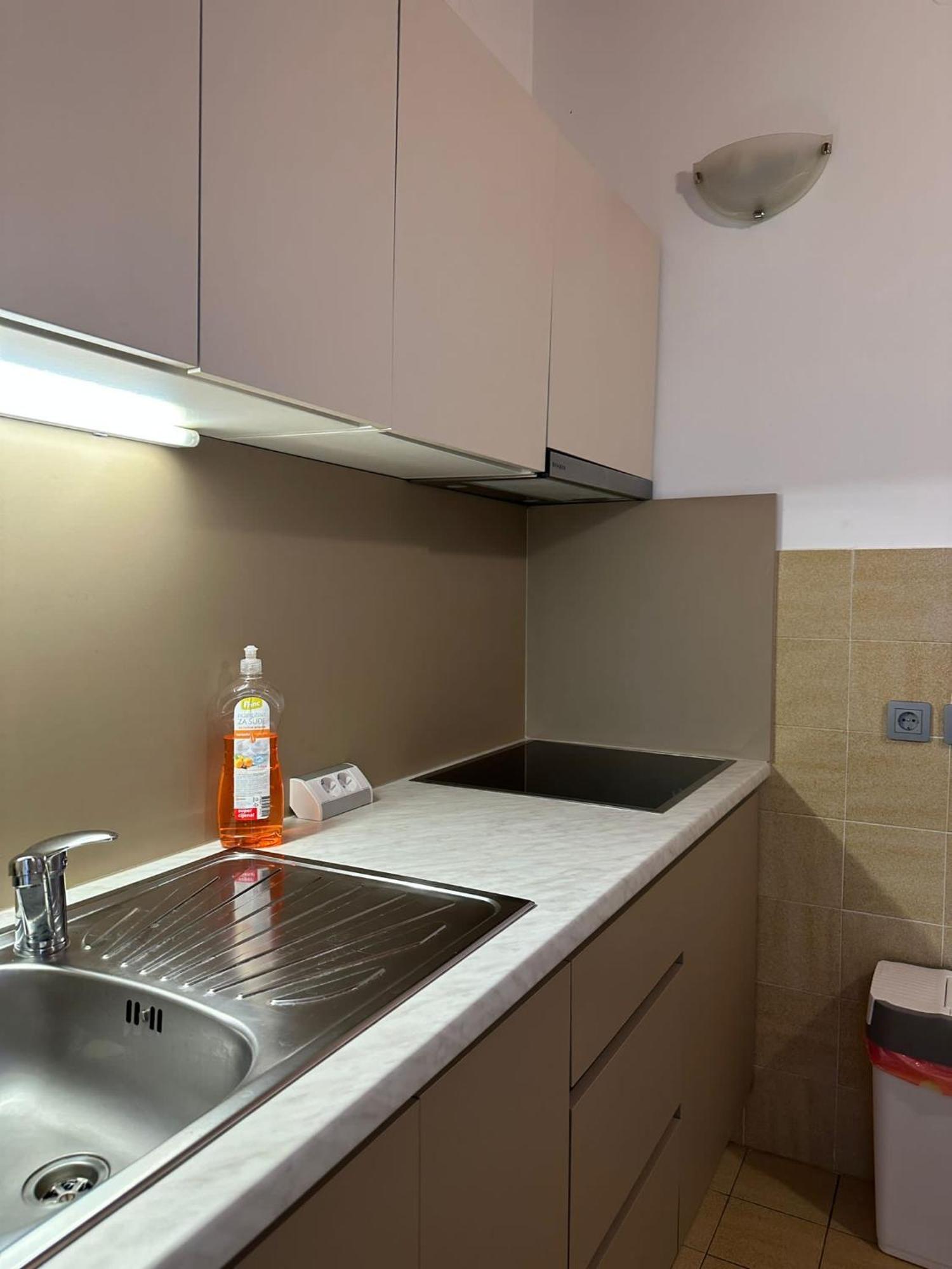 Apartment Sara Novalja Buitenkant foto